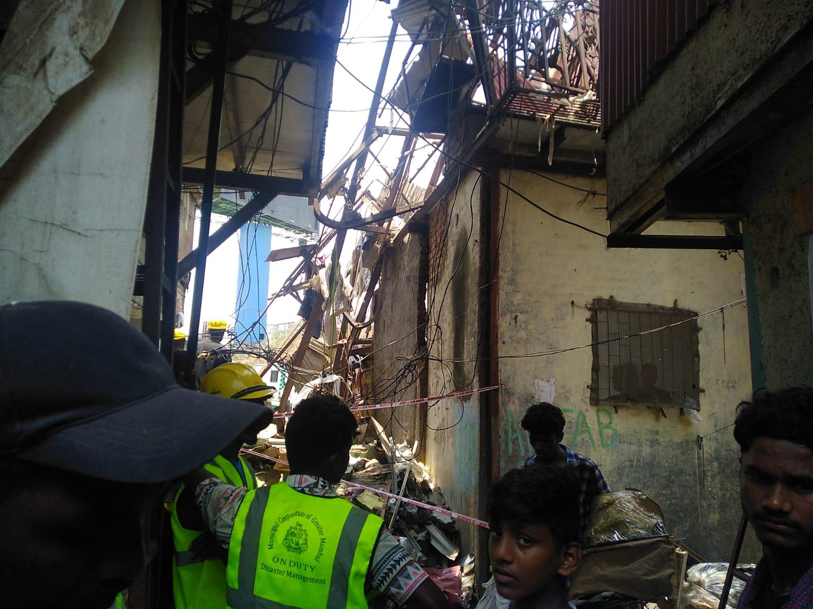 A civic official told PTI that a rescue operation is underway to search for three to four persons believed to be under the rubble. Pic/Anagha Sawant
